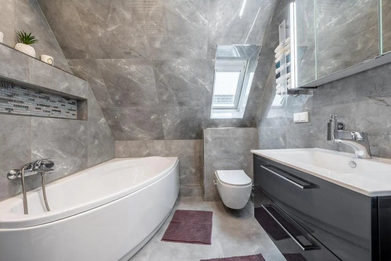 Accommodatie bij particulieren Up To 3 Private Rooms With 2 Bathrooms Hannover