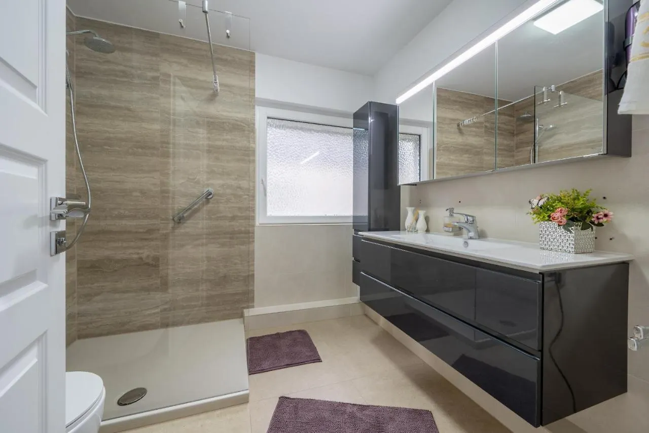 Up To 3 Private Rooms With 2 Bathrooms Hannover Duitsland