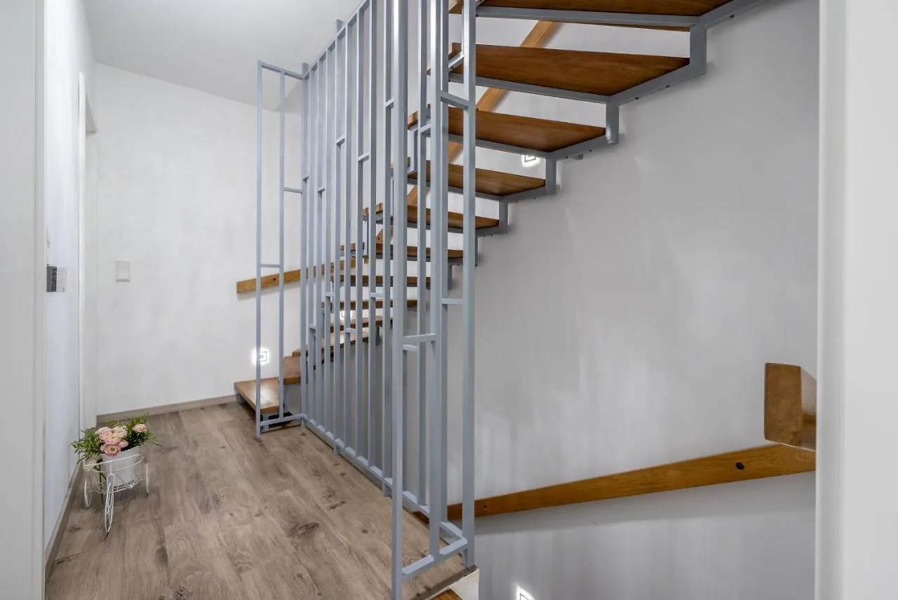 Up To 3 Private Rooms With 2 Bathrooms Hannover 0*,  Duitsland